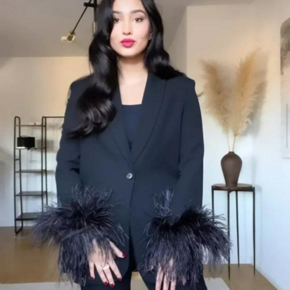 ZARA BLACK STRAIGHT CUT FEATHER BLAZER